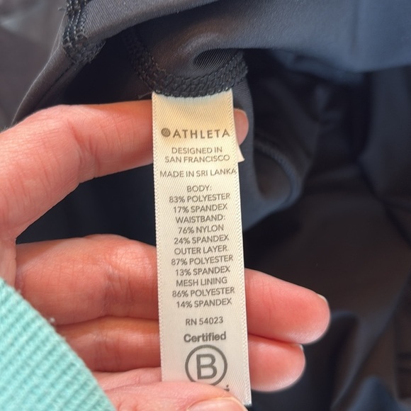 Athleta A-Game Mesh Black Skort 13.5” sz M - Picture 9 of 9